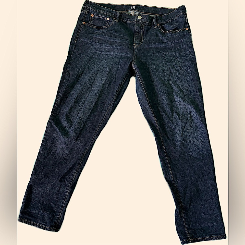 GAP • Straight Leg Jeans • Best Girlfriend